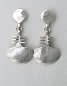 Symbol earrings in silver EM14
